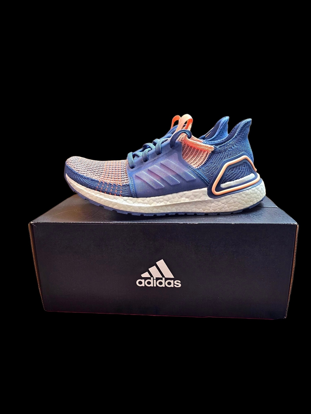 Adidis Ultraboost 19